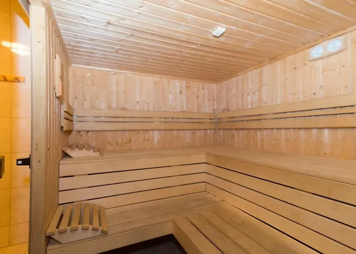 Dwupoziomowy, Duzy Z Garazem I Sauna